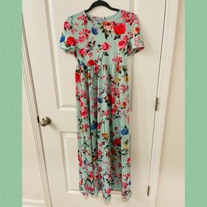 floral on mint small maternity maxi dress WITH POCKETS!!!